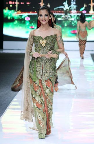 Indonesian Modern Kebaya - By Anne Avantie Jakarta, Lace, Anne Avantie, Jakarta Fashion Week, Kebaya, Fashion Week