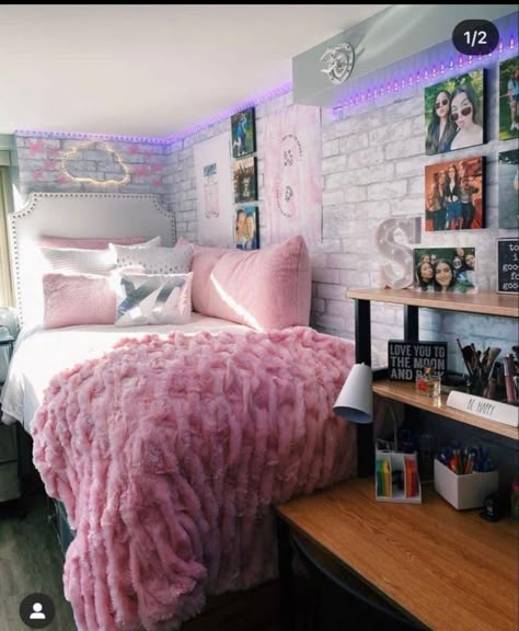 Pink Inspired Dorm Room, Pink Dorm Room Ideas Aesthetic, Food Dorm Ideas, College Dorm Esthetic, Pink And Black Dorm Room Aesthetic, Pink White And Grey Dorm Room Ideas, Single Dorm Decor, Pretty Dorm Room Ideas, Black Girls College Dorm Girl Rooms