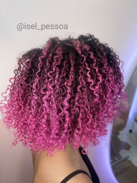 Fake Hair Braids, Pink And Black Hair, Pink Ombre Hair, Dyed Curly Hair, Cute Hair Colors, Goth Hair, Dyed Hair Inspiration, Colored Curly Hair, Dyed Natural Hair