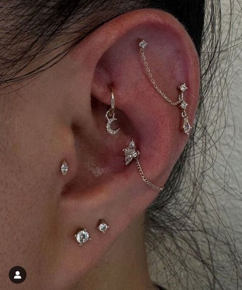 Silver Earscapes, Piercings Ear Silver, Silver Ear Curation, Ear Curation Silver, Piercings Ear Ideas, Piercing Constellation, Piercing Ear Ideas, Ear Piercing Curation, Silver Ear Jewelry