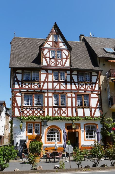 Tudor Apartment Building, German Architecture Traditional, Chalet Exterior, Tudor House Exterior, French Homes, Houses In Germany, German Houses, San Myshuno, Apartment Exterior