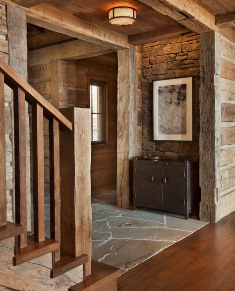 Woodsy House Interior, Mountain Cabin Interior Design, Rustic Mountain Homes Interior, Cabin Staircase, Old Cabin Interior, Rustic Log Cabin Interior, Mountain Cabin Interior, Montana Interior Design, Hunting Lodge Interiors