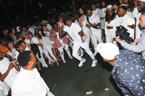 White out party outfit White Out Party Outfit, White Out Party, Summer Vision, Birthday Vibes, 18th Bday, Party Like Its 1999, Party Night Club, 26th Birthday, All White Party