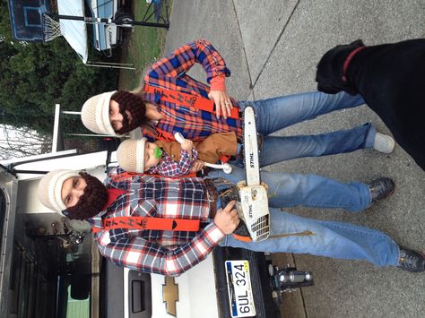 Lumberjack Halloween Costume! Lumberjack And Tree Costume, Lumberjack Couple Costume, Family Lumberjack Halloween Costumes, Diy Lumberjack Costume, Lumber Jack Costumes, Lumberjack Halloween, Lumberjack Birthday, Holiday Hack, Halloween Crafts Decorations