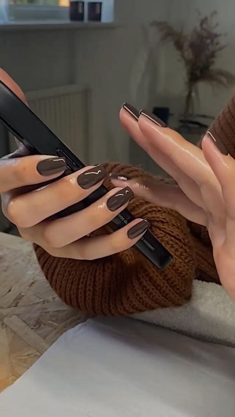 Brown Nail Polish, Brown Nail, September Nails, Smink Inspiration, Classy Acrylic Nails, Makijaż Smokey Eye, Dark Nails, Nails Fall, Neutral Nails