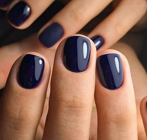 15 chic minimalist fall nail ideas and winter nail designs you don't want to miss! I'm definitely getting #6 tomorrow - I just can't help myself! Too cute! September nails October nails winter nail trends #nails #fallnails #winternails #manicure #minimalist Blue Nail, Short Powder Dip Nails, Minimalist Nail, Nail Color Trends, Short Gel Nails, Nail Colors Winter, Her Nails, Cute Gel Nails, Manicure Y Pedicure