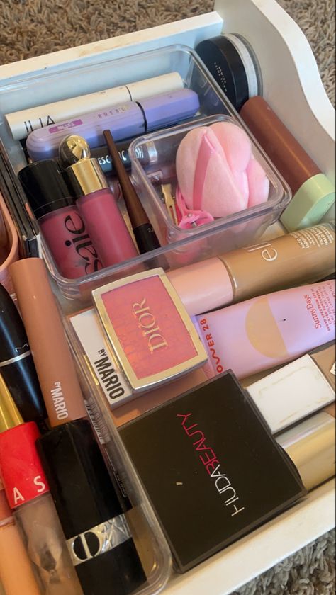 Makeup Set Up, Unusual People, Makeup Collection Goals, Makeup Bag Essentials, Makeup Is Life, Makeup Aesthetic, Makeup Needs, Fancy Makeup, Dior Makeup