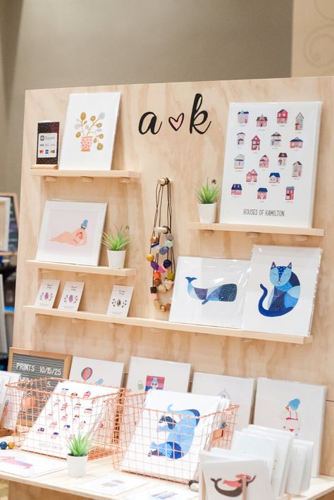 Shop Studio Ideas, Journal Display Ideas, Artist Display Booth, Booth Design Simple, Stationery Booth Display, Displaying Prints At Craft Fair, Display Ideas For Craft Shows, Art Market Booth, Print Stall Display