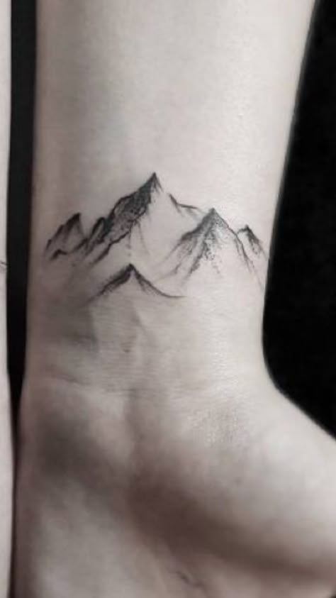 Everest Tattoo, Tattoo Berge, Switzerland Tattoo, Small Travel Tattoos, Moutain Tattoos, Small Mountain Tattoo, Mountain Tattoos, Mountain Range Tattoo, Tato Minimal