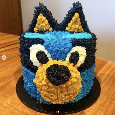 Buttercream Bluey cake Bandit Cake Bluey, How To Make A Bluey Birthday Cake, Blurt Birthday Cake, Bluey Birthday Cake Buttercream, Bingo From Bluey Cake, Buttercream Bluey Cake, Diy Bluey Cupcakes, Bluey Cake Ideas Diy, Bluey Cake Buttercream