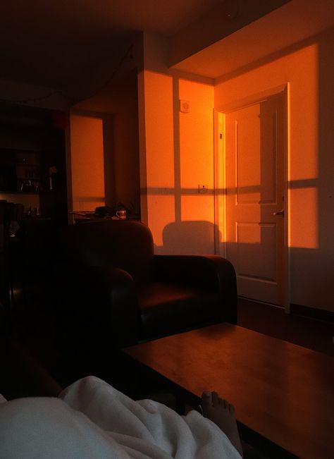 005 F O R T E S M A Dekorasi Kamar Tidur, Home Aesthetic, Orange Aesthetic, Aesthetic Rooms, Aesthetic Colors, Bedroom Aesthetic, Room Aesthetic, New Wall, My New Room