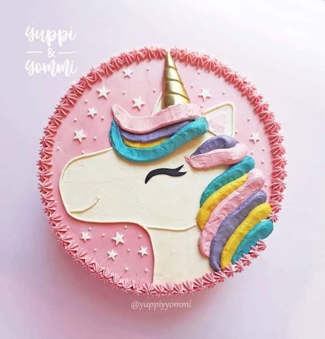 Round Unicorn Cake, Easy Unicorn Birthday Cake, Unicorn Bento Cake, Unicorn Birthday Cake Easy, Unicorn Sheet Cake Ideas, Simple Unicorn Cake Design, Unicorn Cake Easy, Unicorn Cookie Cake, Simple Unicorn Cake