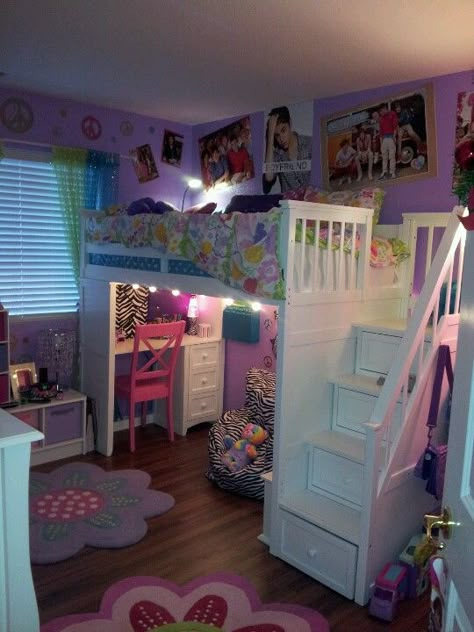 Raven Baxter Room, 2000s Girl Bedroom, 2000 Room Ideas, 2000s Kids Bedroom, 2000s Nursery, 2000s Dorm Room, 2010s Bedroom, 2010s Room, 00s Bedroom