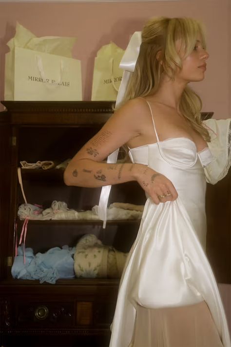 Lana Del Rey White Dress Aesthetic, White Dress Aesthetic Coquette, Coquette Mini Satin Dress, White Coquette Corset Dress, Summer Wedding Coquette Dress, June Brown, The Pretty Reckless, All Saints, Baddie Outfits