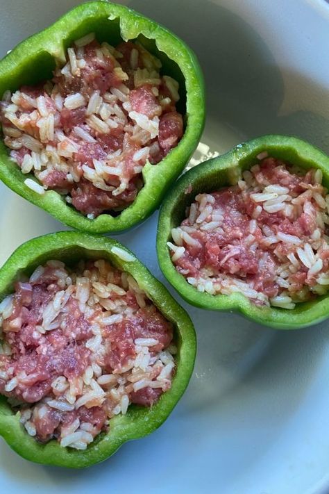 Old Fashioned Stuffed Bell Peppers Recipe - These Old Cookbooks Stuffed Peppers Ground Beef, Recipe For Stuffed Bell Peppers, Stuffed Bell Peppers Ground Beef, Baked Stuffed Peppers, Cooked Rice Recipes, Cooking Stuffed Peppers, Best Stuffed Pepper Recipe, Easy Stuffed Pepper Recipe, Stuffed Pepper Recipe