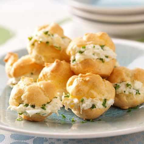 Crab Puffs Recipe, Crab Puffs, Shrimp Cakes, Mac And Cheese Bites, Toasted Ravioli, Crostini Recipes, Crab Cake, Puff Recipe, Appetizers Easy Finger Food