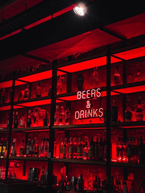 Bar Night Club, Night Out Club Aesthetic, Decoration Bar, Restaurant Bar Design Ideas, Orange Bar, Night Club Bar, Biker Bar Aesthetic, Jazz Bar Design, Dark Bar Aesthetic