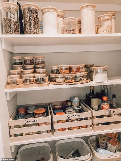 Mum's mesmerised by woman's incredibly organised kitchen drawer - | Daily Mail Online Organised Kitchen, Pantry Organization Hacks, Kitchen Cupboard Organization, Pantry Organisation, Pantry Remodel, House Organisation, Deco Studio, Kitchen Organization Pantry, Kitchen Organisation