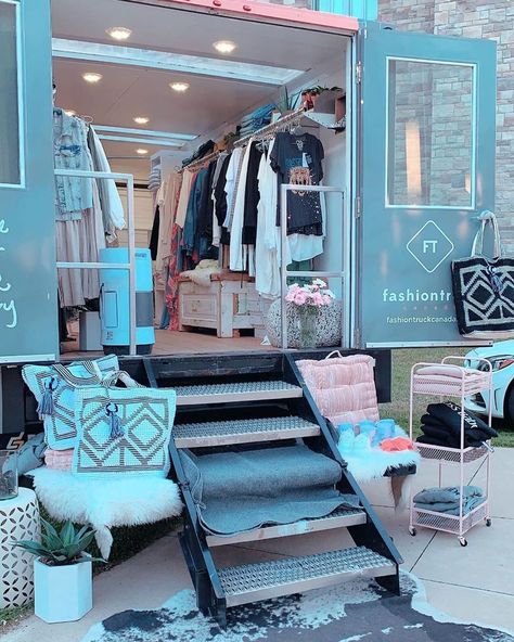 Trailer Boutique, Bus Boutique, Traveling Boutique, Mobile Fashion Truck, Foodtrucks Ideas, Boutique Store Displays, Truck Store, Pop Up Trailer, Fashion Truck