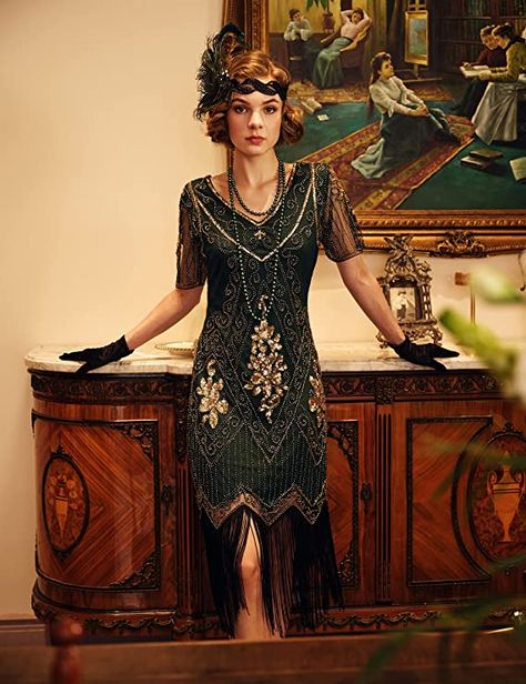 BABEYOND 1920s Flapper Fringed Sequin Dress Roaring 20s Fancy Dress Gatsby Costume Dress V Neck Vintage Beaded Evening Dress (DarkGreen, XS) : Amazon.co.uk: Clothing 1920s Fashion Women Casual, Speakeasy Aesthetic, 1920s Party Dress, Roaring Twenties Fashion, Great Gatsby Prom, Roaring 20s Dresses, Gatsby Party Dress, Flapper Girls, Dress For Wedding Party