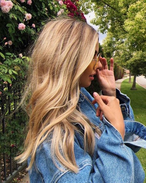 Hair Color Guide, Blonde Hair Looks, Fresh Hair, Brown Blonde Hair, Long Blonde, Golden Blonde, Hair Color Balayage, Long Blonde Hair, Hair Inspo Color