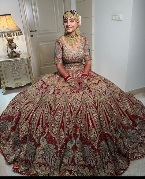 Punjabi Wedding Dress, Latest Bridal Lehenga Designs, Sikh Bride, Wedding Outfits For Groom, Red Bridal Dress, Latest Bridal Lehenga, Wedding Lehenga Designs, Lehenga Designs Simple, Indian Bride Outfits