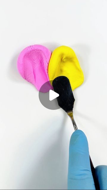 Pink Color Mixing, Color Mixing Palette, Color Recipe, Beauty Style, Trending Videos, Food Coloring, Mini Art, Art Videos, Pink Yellow