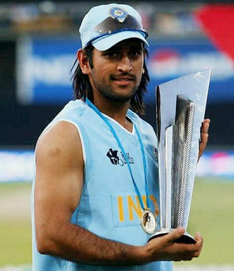 M S Dhoni, Vijay Actor Hd Images, Mahendra Singh Dhoni, Football Trainer, Ms Dhoni Wallpapers, World Cup Trophy, India Cricket Team, World Cricket, Ms Dhoni Photos