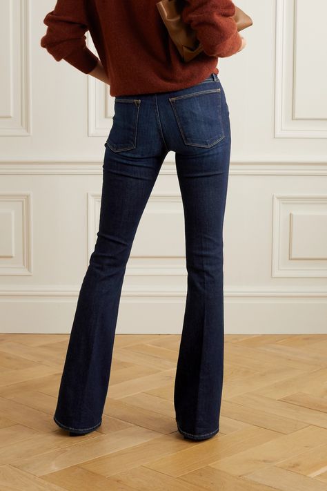 Oxford Jeans, Dark Flare Jeans, Vestiti In Jeans, Flare Jeans Outfit, Blue Jean Outfits, Girl Jeans, Amal Clooney, Stylish Work Attire, Outfit Jeans