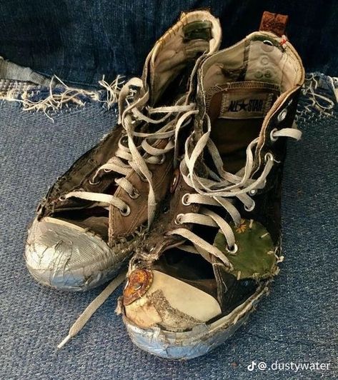 Zapatillas All Star, Apocalypse Aesthetic, Catty Noir, Dr Shoes, Estilo Hippie, Swag Shoes, Fairy Grunge, Zombie Apocalypse, Character Outfits