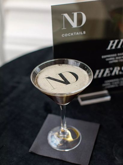 Modern Wedding Cocktail Hour, Drink Topper, Signature Cocktails Wedding, Black And White Wedding Theme, Wedding Drink, Espresso Martini, Black Tie Wedding, Signature Drinks, Wedding Cocktails