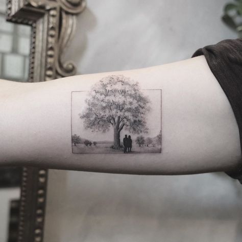 Saria J. B. 🦊 (@saria.beainy) • Instagram photos and videos Oak Tree Tattoo Designs, Geometric Tattoo Tree, Nature Lover Tattoo, Mother Tattoo, Tree Tattoo Men, Cosmic Tattoo, Oak Tree Tattoo, Baby Name Tattoos, Famous Tattoo Artists