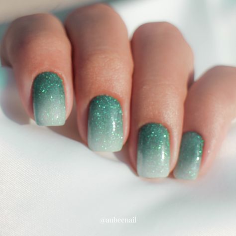 How To Do Ombre, Gradient Nail Art, Ombre Green, Green Nail Designs, Nail Art Techniques, Green Nail, Ombre Gradient, Dance Hairstyles, Nail Idea