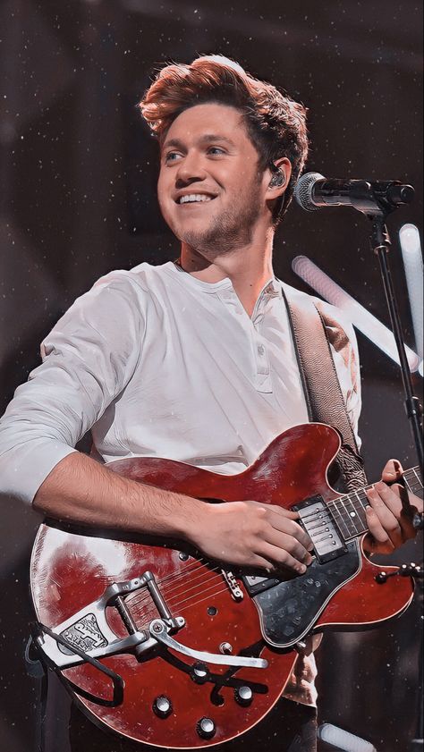 One Direction Fotos, Niall Horan News, Niall Horan Baby, Slow Hands, Red Guitar, Gambar One Direction, One Direction Photos, Irish Princess, Irish Boys