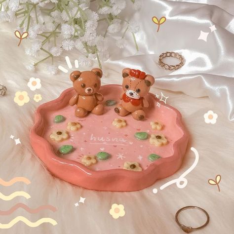 Kawaii Clay Trinket Dish, Diy Clay Creations, Clay Cute Crafts, Diy For Sister, Kawaii Ceramics, Cute Clay Creations, Cute Clay Art, Cute Clay Ideas, Air Dry Clay Craft