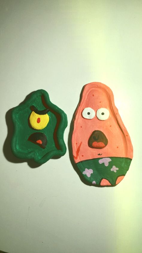 Clay Art Cartoon, Spongebob Clay Ideas, Air Dry Clay Spongebob, Spongebob Ceramics, Spongebob Ashtray, Spongebob Pottery, Spongebob Clay Art, Cartoon Clay Art, Spongebob Gift Ideas