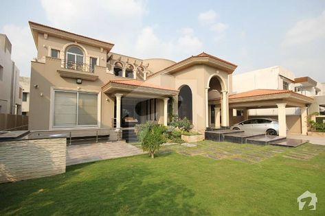 NG Guest House1 in Lahore, Pakistan Pakistani House Design, Pakistani House, Spanish House Exterior, Islamic House, House Porch Design, Pakistan House, Pakistan Home, House Porch, Guest Houses