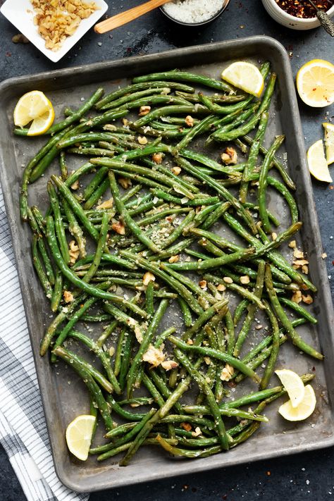 Best Baked Green Beans, Baking Green Beans Oven, Green Bean Recipes Baked, Bake Veggies In Oven, Baked Fresh Green Beans Oven, Roast Green Beans Oven, Cook Green Beans On Stove, Green Bean Recipes Stove Top, Baked Green Beans Oven