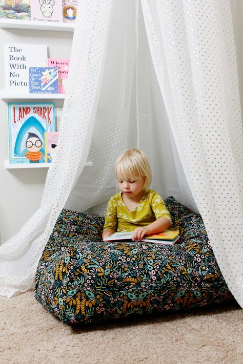 Floor Cushion Tutorial And Reading Chart Art - see kate sew #WalmartPhoto | #sponsored content created by @seekatesew1 for @wm_photo_center Floor Cushions Diy, Diy Reading Nook, Floor Pillows Diy, Reading Nook Cushion, Kids Floor Cushions, Floor Pillows Kids, Reading Chart, Reading Nook Kids, Clutch Tutorial