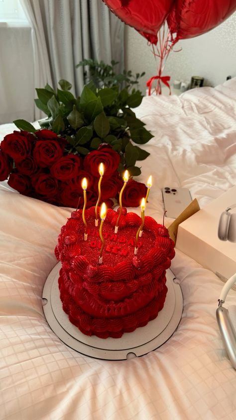 Red Birthday Ideas For Women, Red Birthday Decorations For Women, Red And White Party Theme, Pink And Red Party Theme, Red And Gold Birthday Theme, Red Birthday Party Decorations For Women, 2024 Cake Trends, Christmas Bday Cake, Red Bday Cake