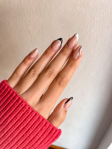 Nailart, black and white nails, aesthetic nails Black And White Nails Aesthetic, White Nails Aesthetic, Nailart Black, Manicure Aesthetic, Nails Black And White, Black And White Nails, Dot Nails, Aesthetic Black And White, Fotos Aesthetic