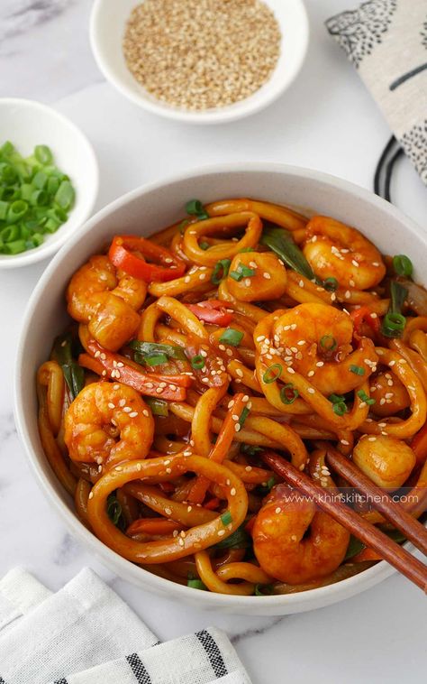 Spicy Seafood Noodles, Stir Fried Udon, Planter Screen, Seafood Udon, Shrimp Udon, Seafood Stir Fry, Seafood Noodles, Tasty Noodles Recipe, Udon Stir Fry