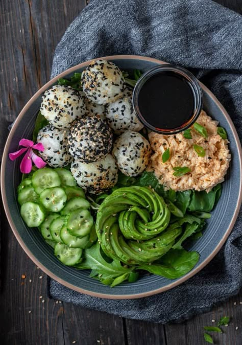 Vegan Sushi Bowl, Plats Healthy, Bowl Ideas, Sushi Bowl, Vegan Sushi, Dipping Sauces, Audio Room, Pretty Food, The Gift