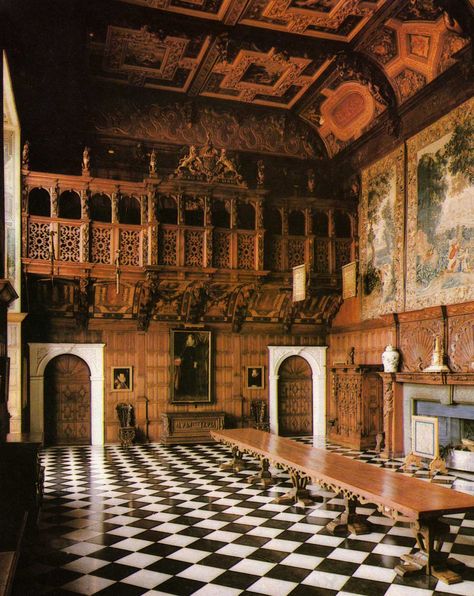 The Marble Hall - Hatfield House - Herfordshire - England.  The Hall was the great center of a Medieval English household used for communal dining.  The principal elements of any Hall are always the same, but involved so as to require a separate discussion. Luxury Castle Interior, Tudor Manor House, Elizabethan Decor, Elizabethan Aesthetic, Castle Great Hall, Tudor Interior, Tudor Castle, Marble Hall, Manor House Interior