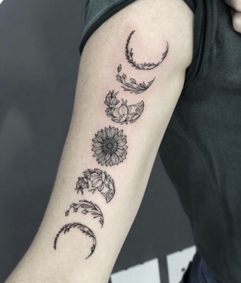 Moon Phase Tattoo, Phase Tattoo, Mangas Tattoo, Moon Phases Tattoo, Flower Moon, Spine Tattoos For Women, Cute Tattoos For Women, Sun Tattoo, Spine Tattoos