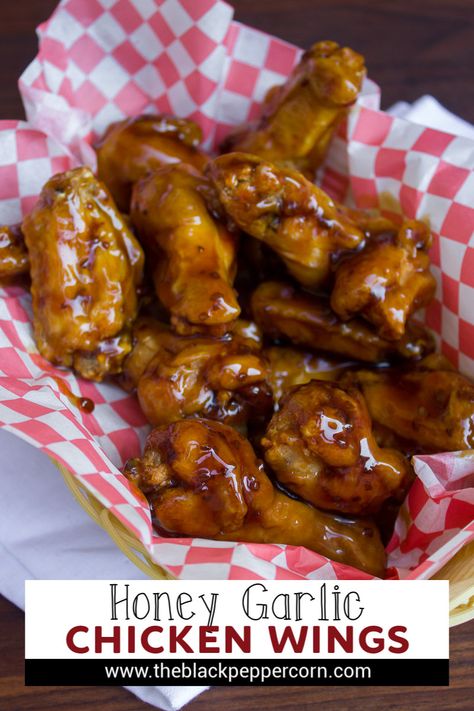 Homemade Honey Garlic Sauce For Wings, Essen, Honey Garlic Buffalo Sauce, Honey Garlic Pepper Sauce, Homemade Wing Recipes, Honey Garlic Chicken Wing Sauce Recipe, Kansas City Chicken Wings, Best Honey Garlic Sauce, Chicken Wing Honey Garlic