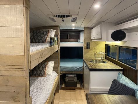 Bunk Beds In Camper, Van Bunk Beds, Camper Van Bed Ideas, Van Bed Ideas, Diy Bunk Beds, Diy Camper Van, Van Project, Van Bed, Minivan Camping