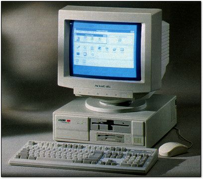 90s Computer Games, Alter Computer, Teaching Computers, Old Computer, Computer Fan, Windows 95, Computer History, Gadget Shop, Computer Games