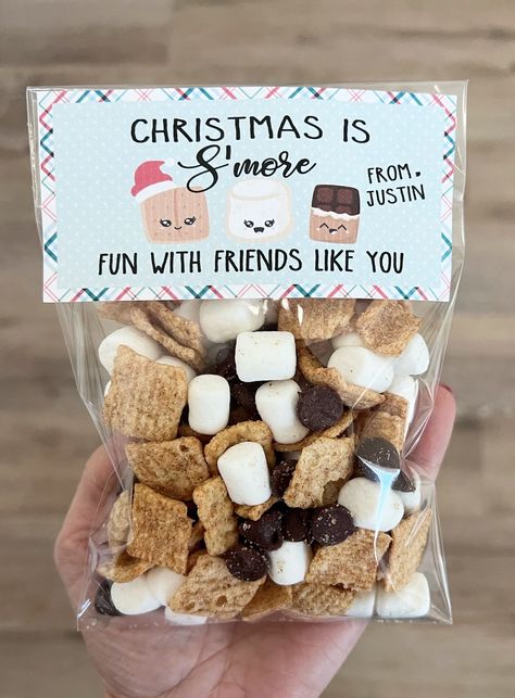 Treats For Classroom, Christmas Class Gifts, Christmas Class Treats, Classroom Christmas Gifts, Class Christmas Gifts, Christmas Classroom Treats, Christmas Goodie Bags, Class Gifts, Christmas Treat Bags