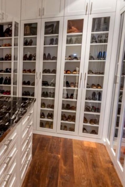 Shoe-centric Walk-In closet Design (+More Modern Closet Ideas) Closet For Shoes And Bags, Shoe Closet With Doors, Closet Center Island, Closet Flooring, Modern Closet Ideas, Dream Closet Ideas, Shoe Shelf In Closet, Modern Closet Designs, Closet Storage Ideas